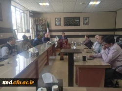 با حضور کارکنان واحد دانشور انجام شد : 
جلسه شورای اداری دانشگاه  3