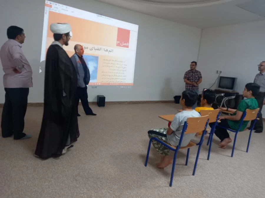 با حضور مسئولان واحد دانشور انجام  شد : 
تجلیل و تقدیر از دانشجویان جهادی واحد دانشور در خانه فرزندان امام علی ( ع)  6