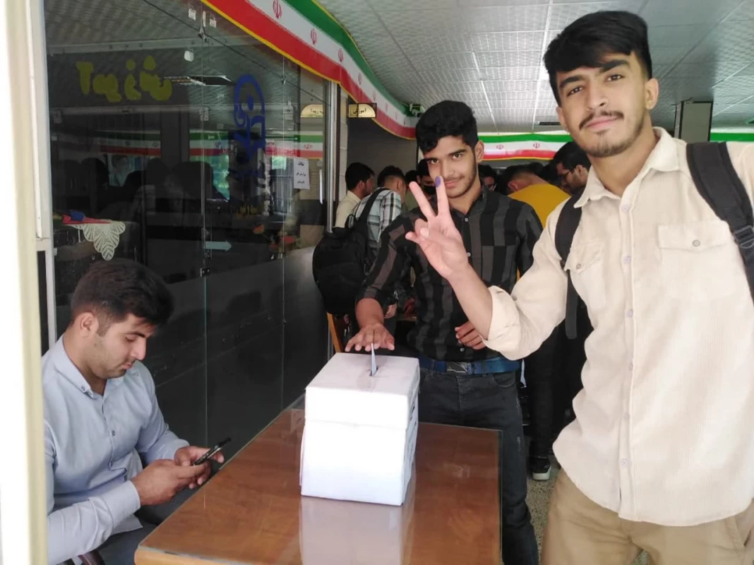 با حضور پرشور و نشاط دانشجویان انجام شد : 
برگزاری انتخابات شورای صنفی رفاهی واحد دانشور  2