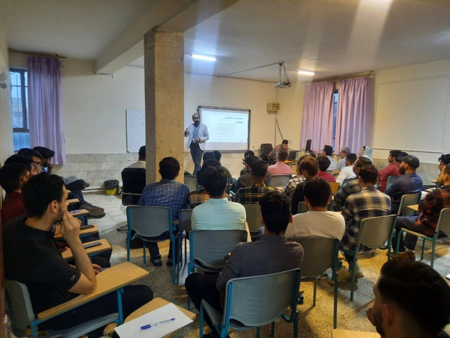 به همت انجمن علمی دانشجویان واحد دانشور برگزار شد : 
کارگاه آموزشی هوش مصنوعی با ارائه دکتر نوری زاده  4