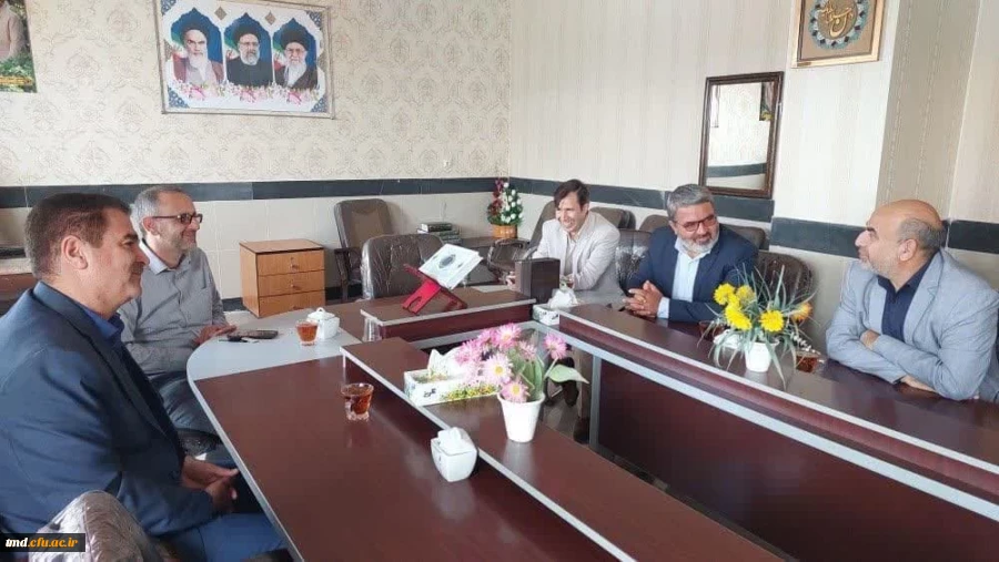 با حضور ریاست واحد دانشور و همکاران انجام شد : 
دیدار حضوری با روسای آموزش و پرورش شهرستانهای فیروزه و زبرخان  2