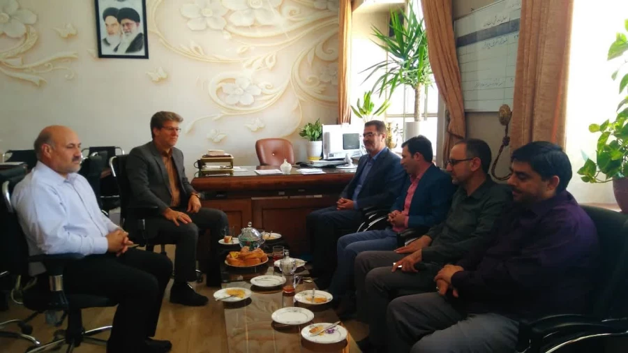 با حضور ریاست واحد دانشور و همکاران انجام شد : 
دیدار حضوری با روسای آموزش و پرورش شهرستانهای فیروزه و زبرخان  3