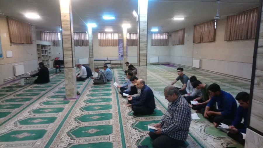 همزمان با هفتمین روز درگذشت همکار عزیز واحد د انشور مرحوم نجفی انجام شد : 
برگزاری مراسم زیارت عاشورا و روضه خوانی  4