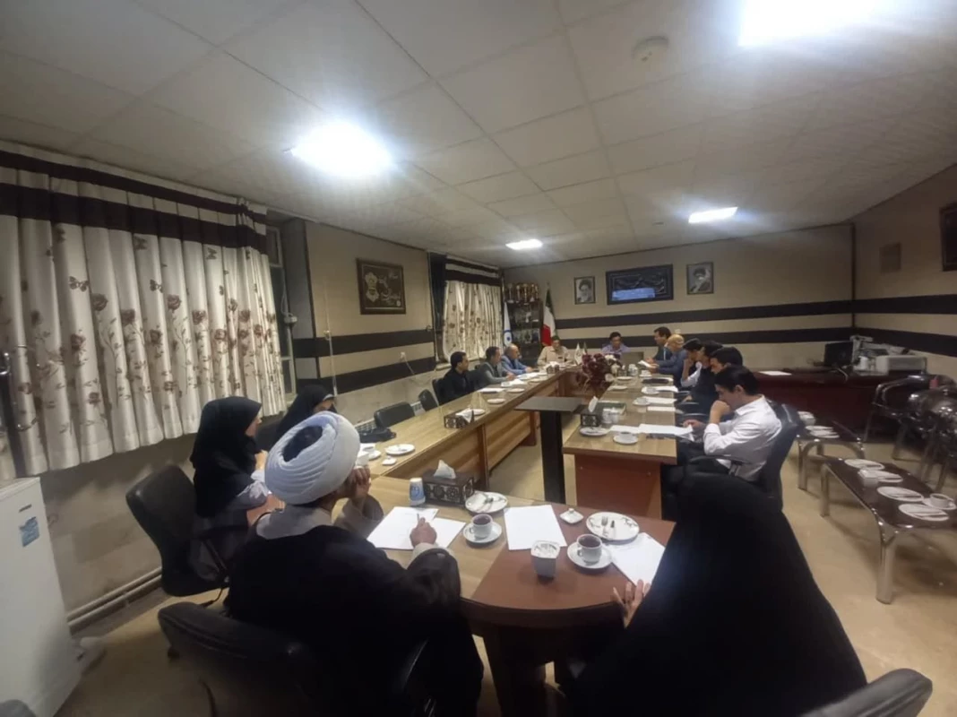 با حضور مسئول بنیاد حفظ و آثار ارزشهای دفاع مقدس نیشابور برگزار شد : 
جلسه هماهنگی و کارگاه آموزشی تهیه دانشنامه شهدای نیشابور 6