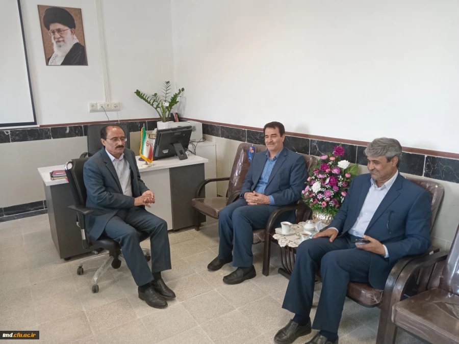 
در دیدار رئیس دانشگاه فرهنگیان و همراهی علیرضا کلیدری مدیر اسبق آموزش و پرورش نیشابور با رئیس آموزش و پرورش سرولایت مطرح شد.
دانشگاه فرهنگیان نیشابور با تمام توان و ظرفیت در کنار آموزش و پرورش سرولایت خواهد بود.
 2