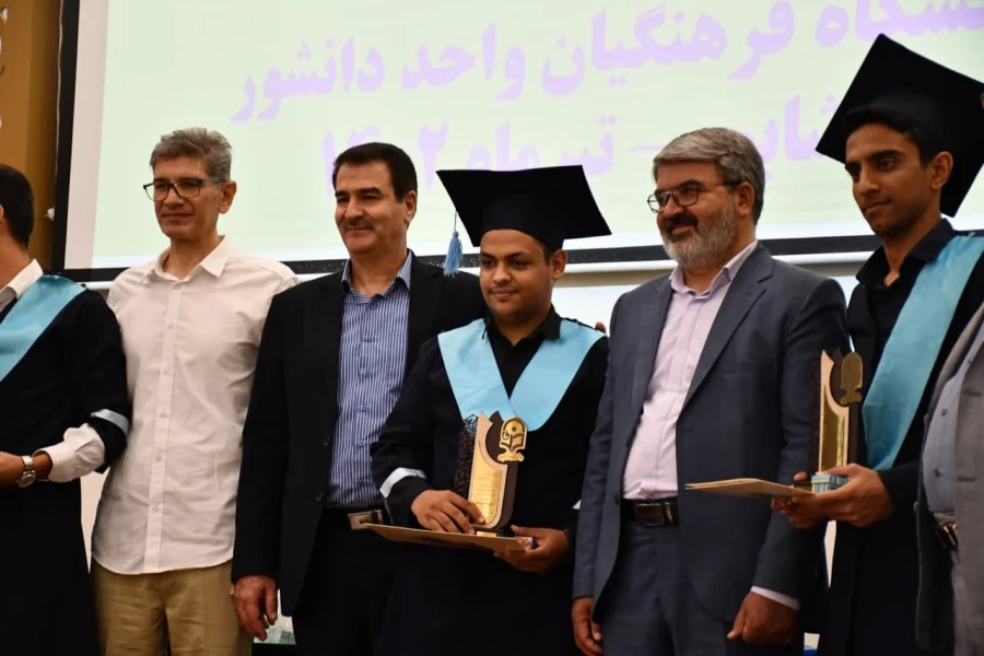 با حضور پرشور و نشاط دانشجویان ورودی 1398  برگزار شد : 
آئین دانش آموختگی دانشجویان رشته آموزش ابتدائی ورودی 98 واحد دانشور  7