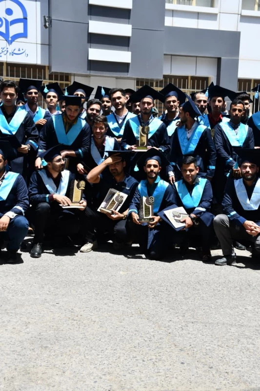 با حضور پرشور و نشاط دانشجویان ورودی 1398  برگزار شد : 
آئین دانش آموختگی دانشجویان رشته آموزش ابتدائی ورودی 98 واحد دانشور  9