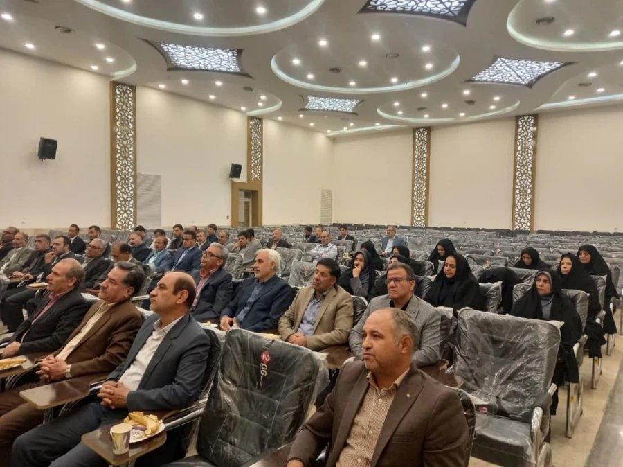 با حضور اساتید راهنما ، و مدیران و معلمان مجری طرح کارورزی برگزار شد : 
نخستین کارگاه آموزشی کارورزی 5