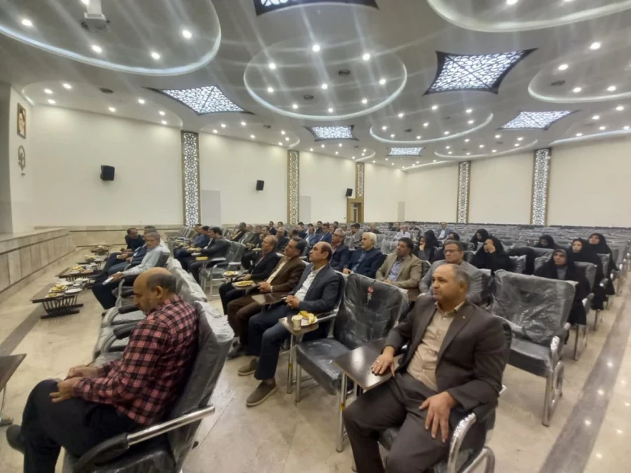 با حضور اساتید راهنما ، و مدیران و معلمان مجری طرح کارورزی برگزار شد : 
نخستین کارگاه آموزشی کارورزی 6