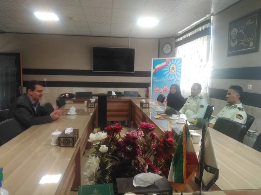همزمان با هفته نیروی انتظامی برگزار شد : 
دیدار مسئولین نیروی انتظامی با سرپرست دانشگاه فرهنگیان واحد دانشور 
 4
