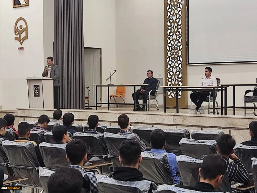 با حضور دانشجویان خوابگاهی ورودی 1402 برگزار شد . 
جلسه  توجیهی ارائه قوانین و مقررات  خوابگاهی با حضور سرپرستان شبانه روزی  2