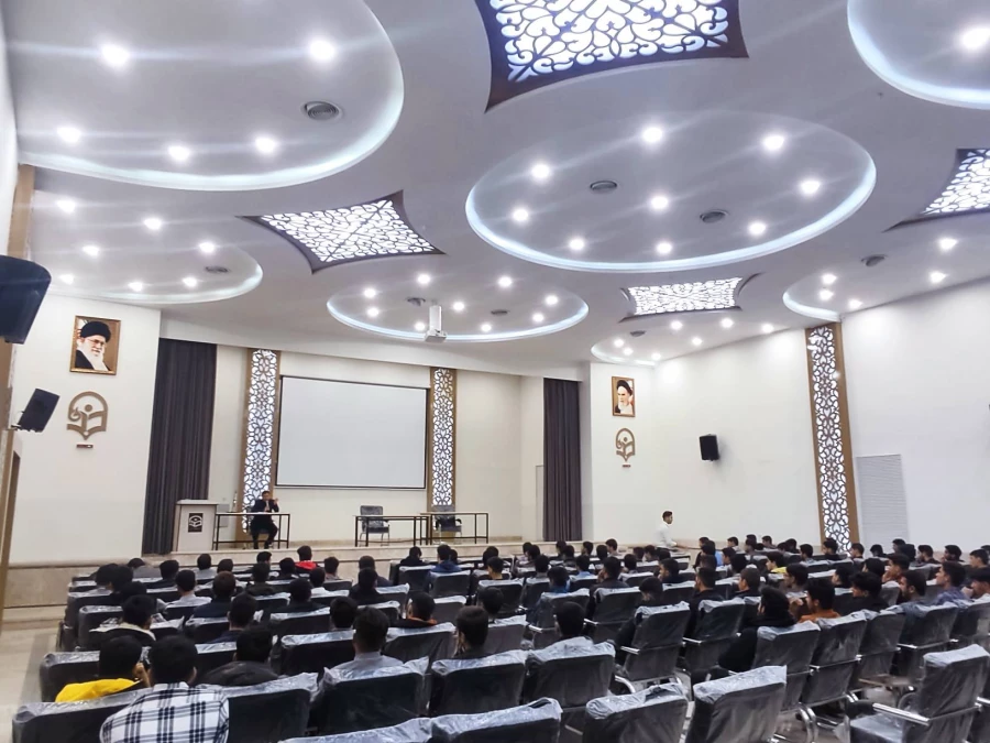 با حضور دانشجویان خوابگاهی ورودی 1402 برگزار شد . 
جلسه  توجیهی ارائه قوانین و مقررات  خوابگاهی با حضور سرپرستان شبانه روزی  3