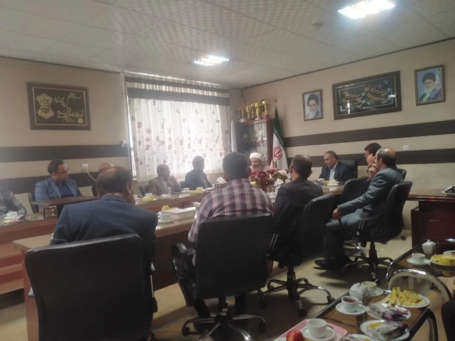 با حضور آقای دکتر تقی پور ، مسئول تمشیت امور دانشگاه فرهنگیان استان خراسان رضوی و سایر مدیران برگزار  شد : 
شورای اداری دانشگاه فرهنگیان واحد دانشور نیشابور  3