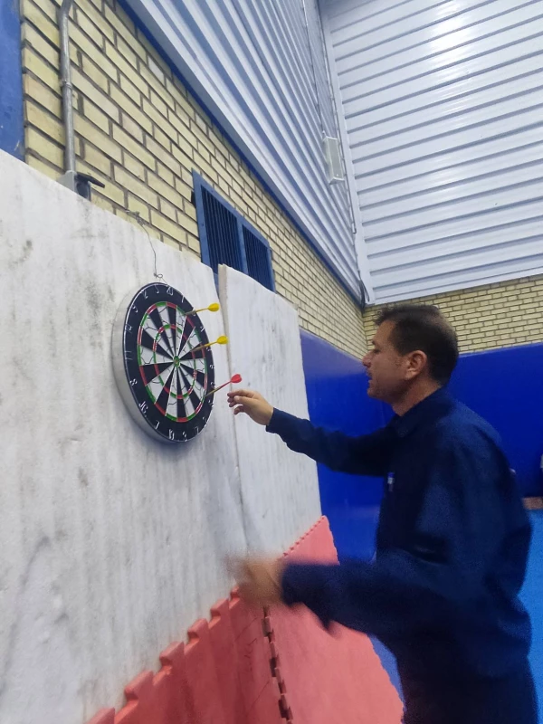 همزمان با هفته تربیت بدنی و ورزش انجام شد : 
برگزاری مسابقه پرتاب دارت ویژه دانشجویان واحد دانشور  3