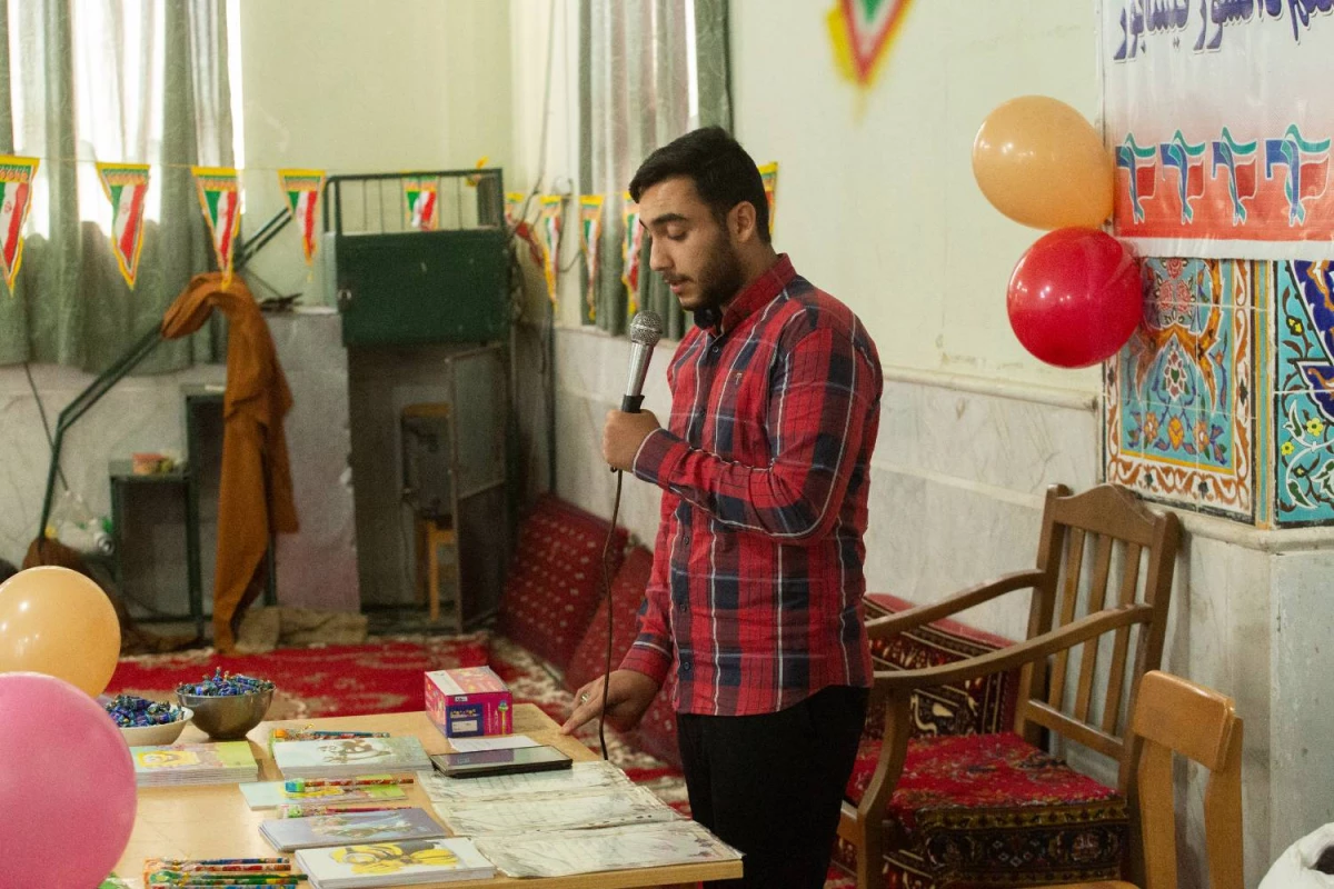 همزمان با هفته بسج و با حضور پرشور و نشاط دانشجویان واحد دانشور انجام شد : 
بربرپایی اردوی جهادی با هدف خدمت رسانی به دانش آموزان مناطق محروم و کم برخوردار 6