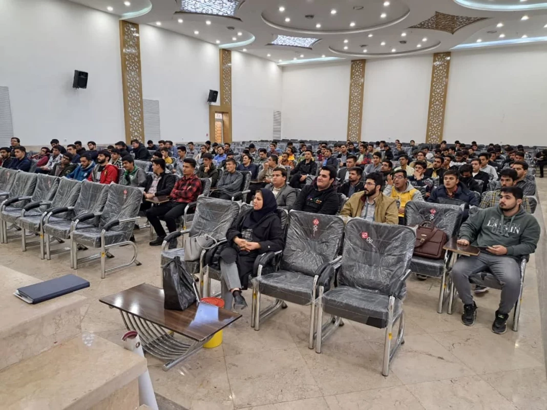 با حضور کارشناسان دانشگاه علوم پزشکی نیشابور برگزار شد : 
کارگاه آموزشی بهداشت و سلامت و آشنایی با ویروس HIV ویژه دانشجویان ورودی 1402 4