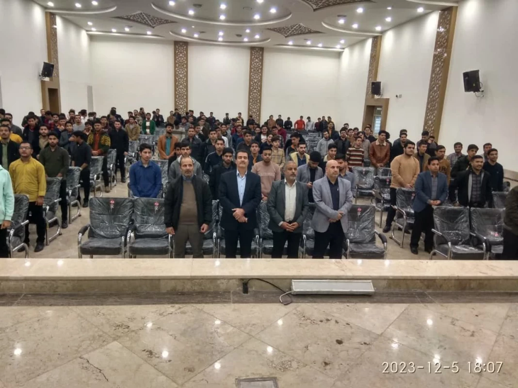 همزمان با فرارسیدن روز دانشجو و با حضور پرشور  دانشجویان برگزار شد : 
مراسم ویژه روز دانشجو و تجلیل از برترین ها 
 4