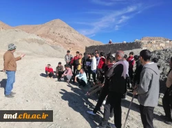 همزمان با هفته پژوهش و در راستای درس آموزش علوم تجربی برگزار شد : 
بازدید علمی دانشجویان مقطع کاردانی از روستای بقیع و آشنایی با انواع سنگها و پیدایش فسیل  3