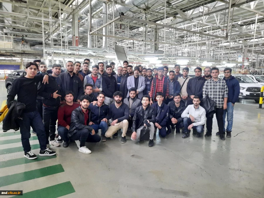 همزمان با هفته پژوهش برگزار شد : 
بازدید علمی دانشجویان از مجموعه شرکت ایران خودرو خراسان رضوی  2