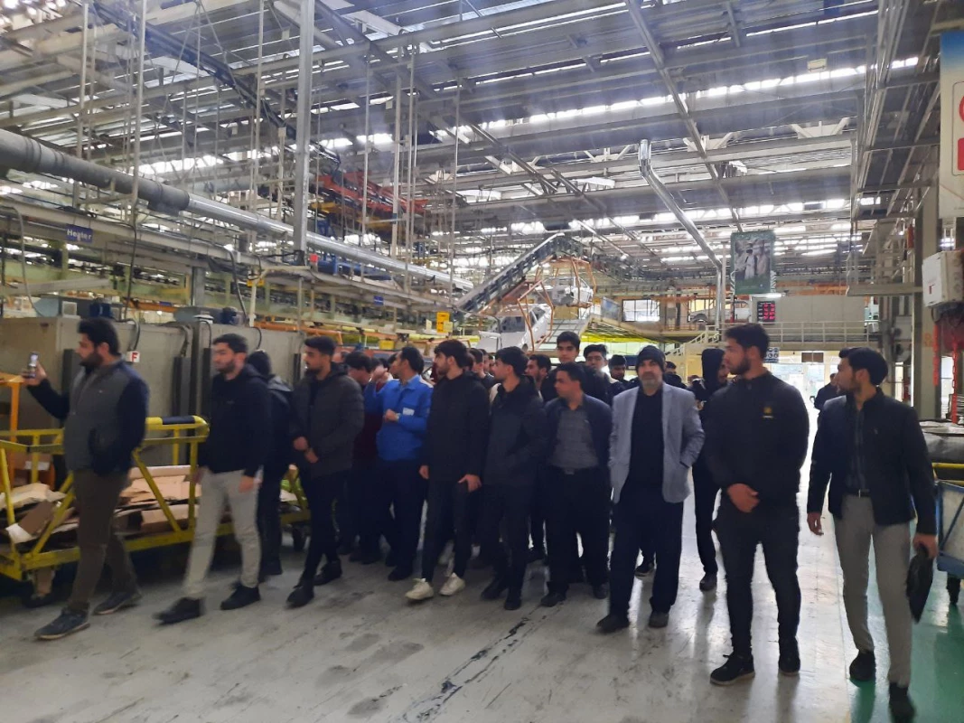 همزمان با هفته پژوهش برگزار شد : 
بازدید علمی دانشجویان از مجموعه شرکت ایران خودرو خراسان رضوی  4