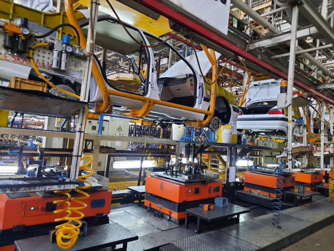 همزمان با هفته پژوهش برگزار شد : 
بازدید علمی دانشجویان از مجموعه شرکت ایران خودرو خراسان رضوی  8