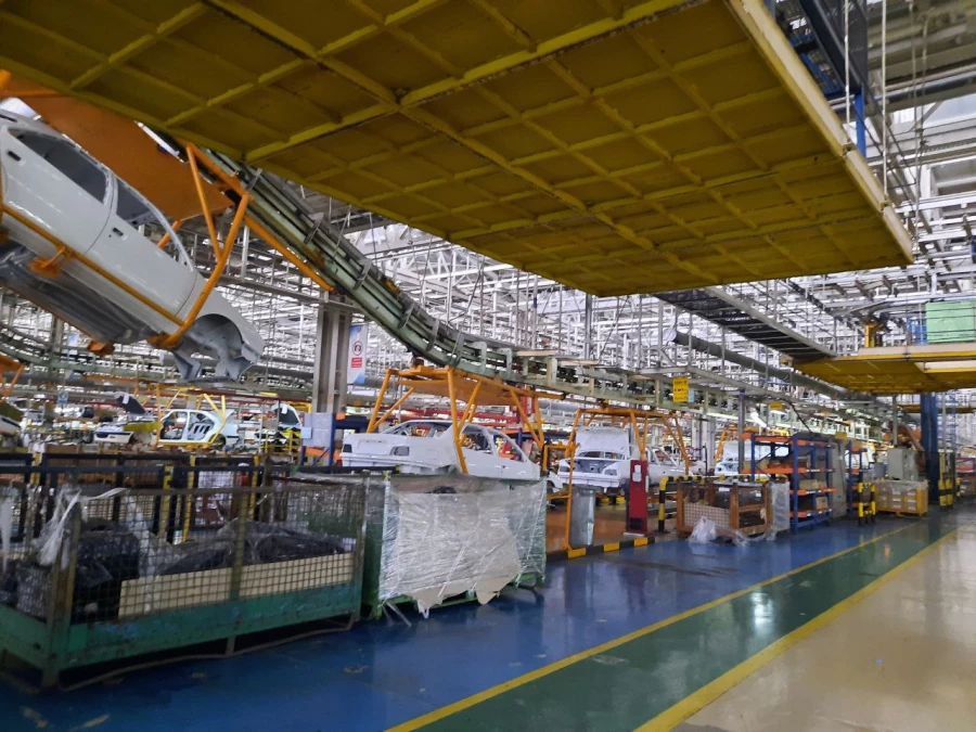 همزمان با هفته پژوهش برگزار شد : 
بازدید علمی دانشجویان از مجموعه شرکت ایران خودرو خراسان رضوی  10