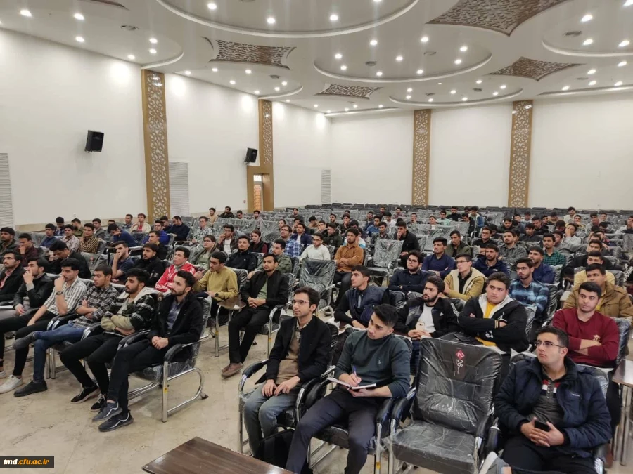 با حضور آقای دکتر سید الحسینی و همزمان با هفته پژوهش انجام شد : 
برگزاری کارگاه آسیب شناسی ورزشی ویژه دانشجویان واحد دانشور  2