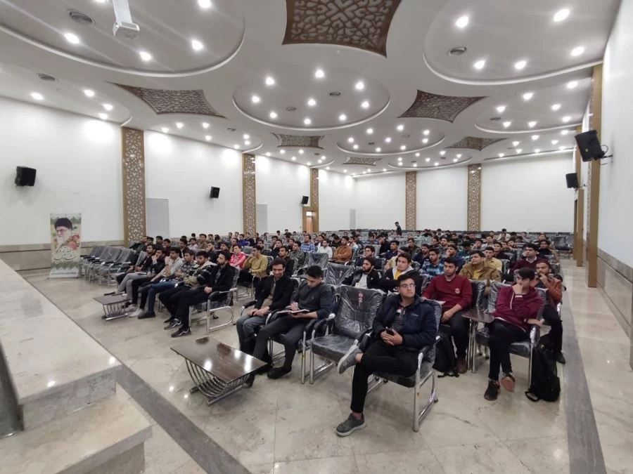 با حضور آقای دکتر سید الحسینی و همزمان با هفته پژوهش انجام شد : 
برگزاری کارگاه آسیب شناسی ورزشی ویژه دانشجویان واحد دانشور  4