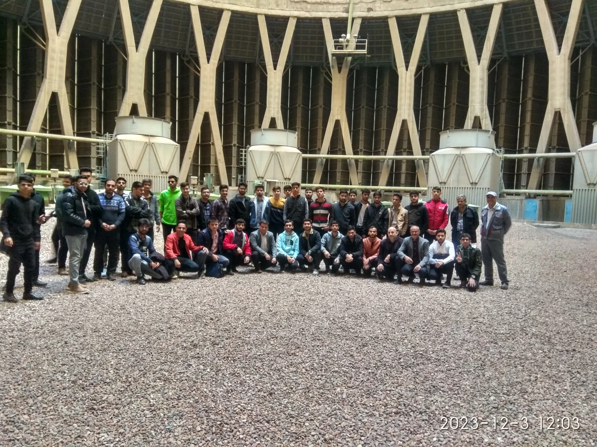 با حضور دانشجویان و به مناسبت هفته پژوهش انجام شد : 
بازدید دانشجویان  از نیروگاه سیکل ترکیبی نیشابور  2
