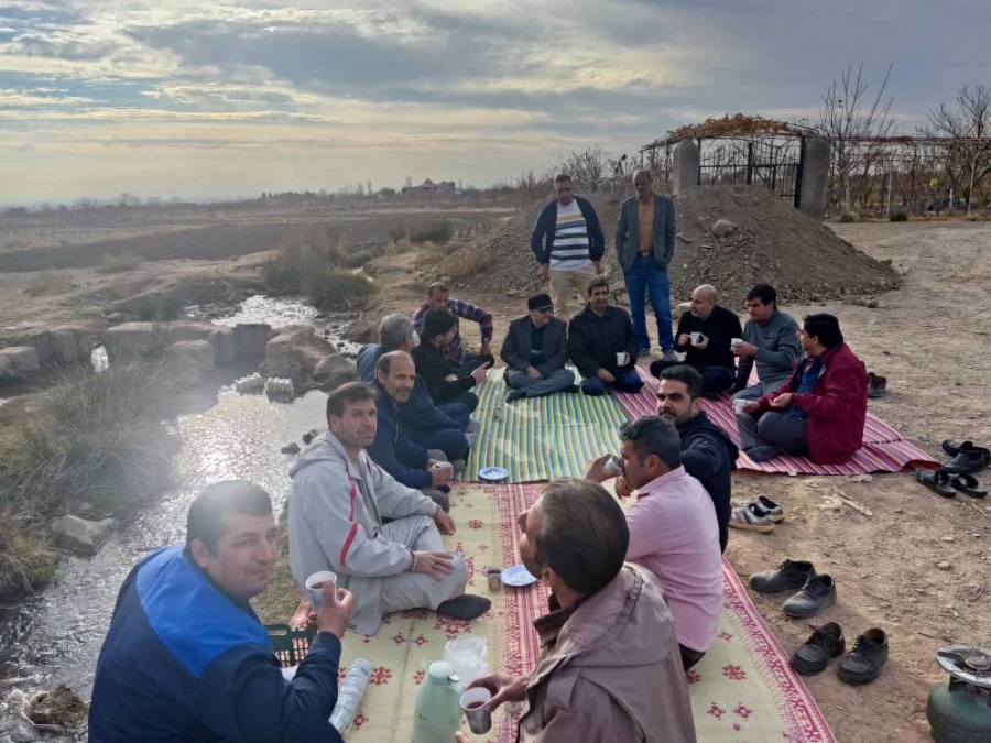 با حضور کارکنان دانشگاه و  در راستای خدمات رفاهی انجام شد : 
گلگشت پاییزی و پیاده روی در ییلاقات شهرستان نیشابور  3