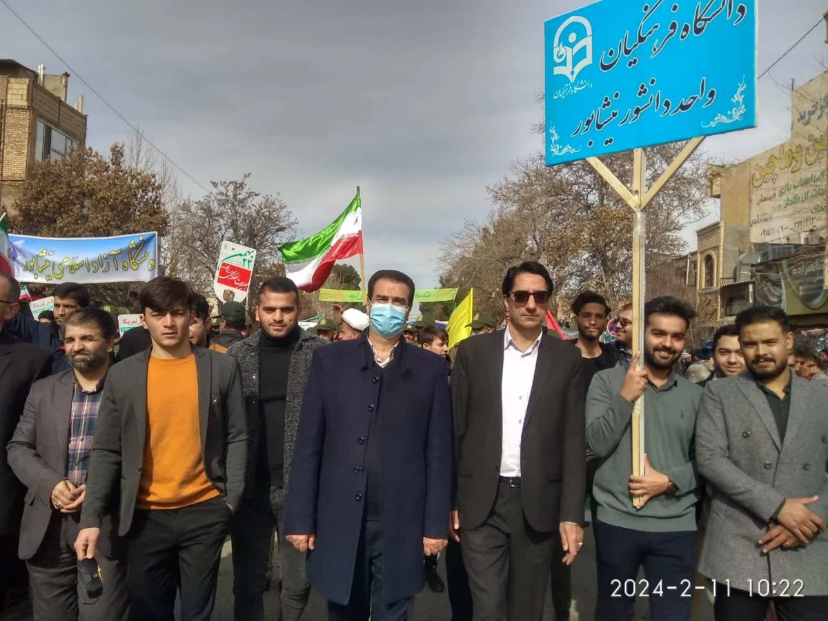 همگام با سایر امت حزب الله نیشابور انجام شد : 
حضور پرشور و حماسی اساتید ، دانشجویان و کارکنان واحددانشور در راهپیمایی 22 بهمن 1402 3
