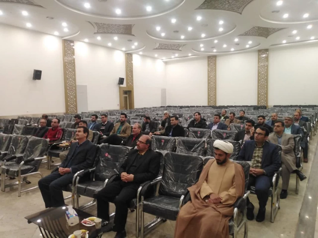 با حضور اساتید و اعضای هیئت علمی برگزار شد : 
جلسه هم اندیشی اساتید نیمسال بهمن 1402 5