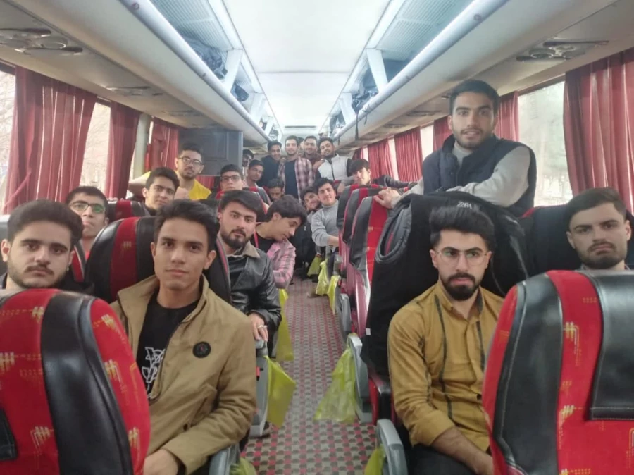 با حضور پرشور دانشجویان واحد دانشور انجام شد:
اعزام دانشجویان به اردوی راهیان نور   3