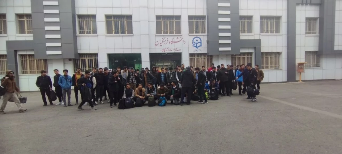 با حضور پرشور دانشجویان واحد دانشور انجام شد:
اعزام دانشجویان به اردوی راهیان نور   2
