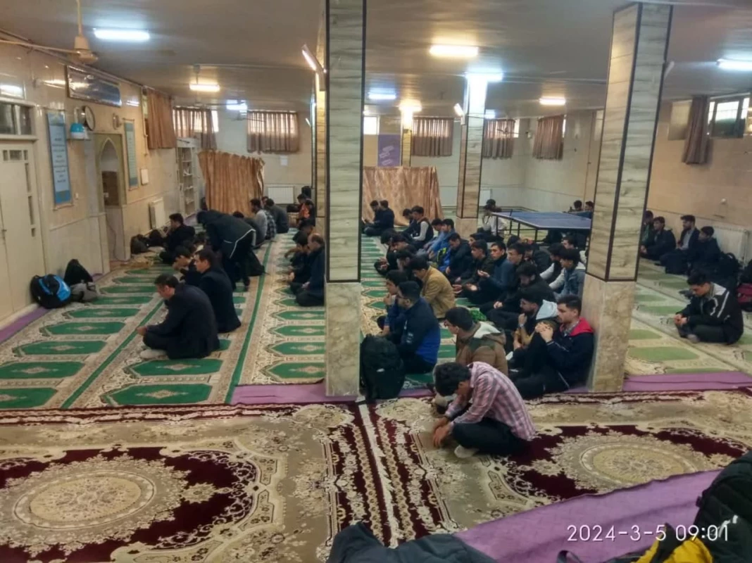 با حضور پرشور دانشجویان واحد دانشور انجام شد:
اعزام دانشجویان به اردوی راهیان نور   5