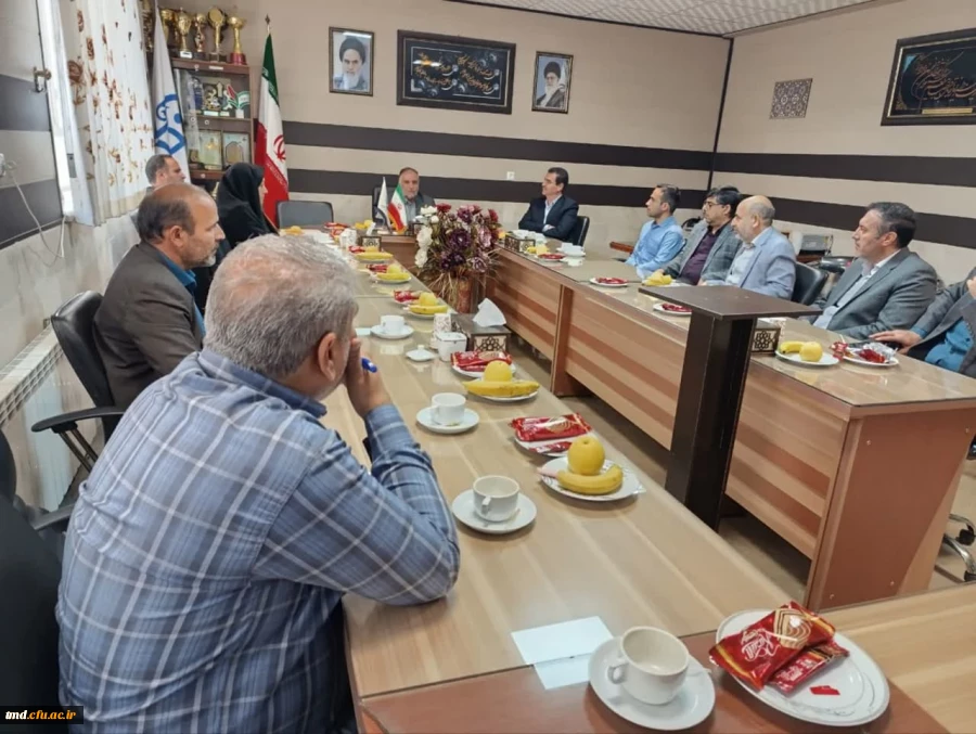 با حضور دکتر تقی پور ، مدیر امور پردیسها و مراکز استان خراسان رضوی انجام شد : 
جلسه شورای اداری واحد دانشور و بازدید از بخشهای مختلف دانشگاه  4