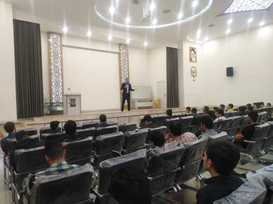 همزمان با هفته سلامت برگزار شد : 
کارگاه آموزشی اصول تغذیه سالم  ویژه دانشجویان  3