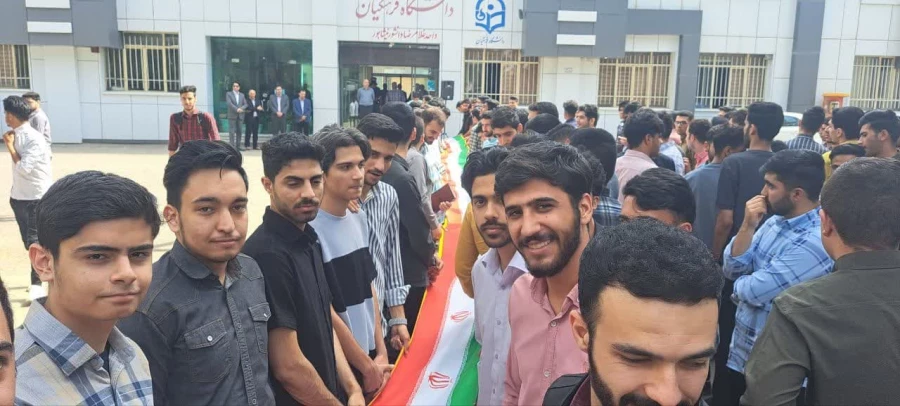 در پی اعلام حمایت از عملیات سپاه پاسداران انقلاب اسلامی  و وعده صادق صورت گرفت : 
اجتماع بزرگ دانشجویان واحد دانشور نیشابور  4