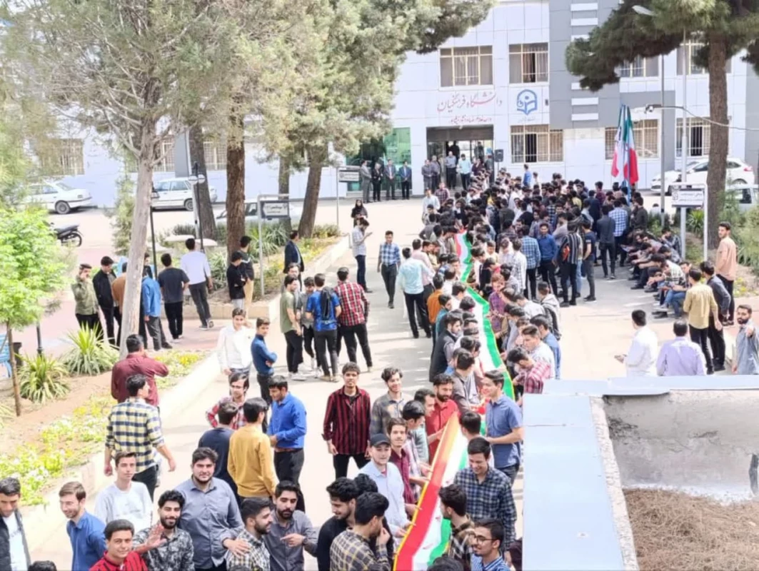 در پی اعلام حمایت از عملیات سپاه پاسداران انقلاب اسلامی  و وعده صادق صورت گرفت : 
اجتماع بزرگ دانشجویان واحد دانشور نیشابور  8