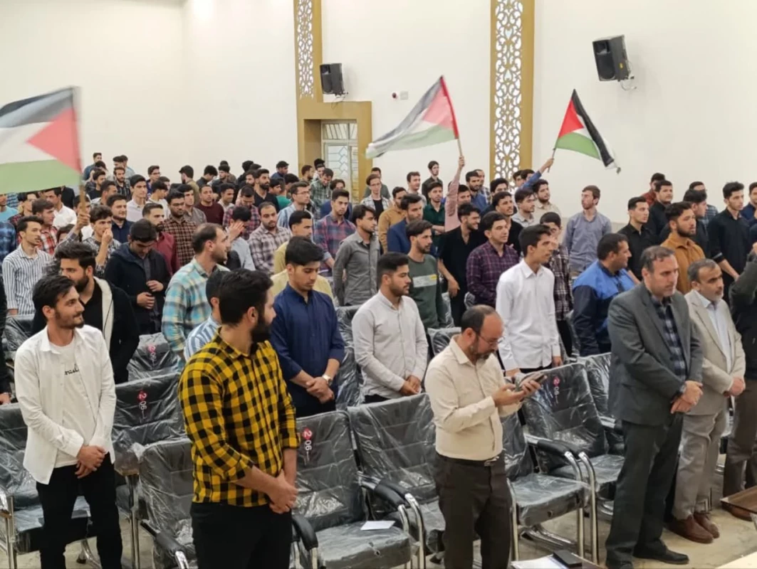 همراه و همگام با دانشجویان سراسر کشور انجام شد : 
تجمع دانشجویان واحد دانشور در محکومیت عملکرد شنیع آمریکا و برخورد با دانشجویان حامی فلسطین  4