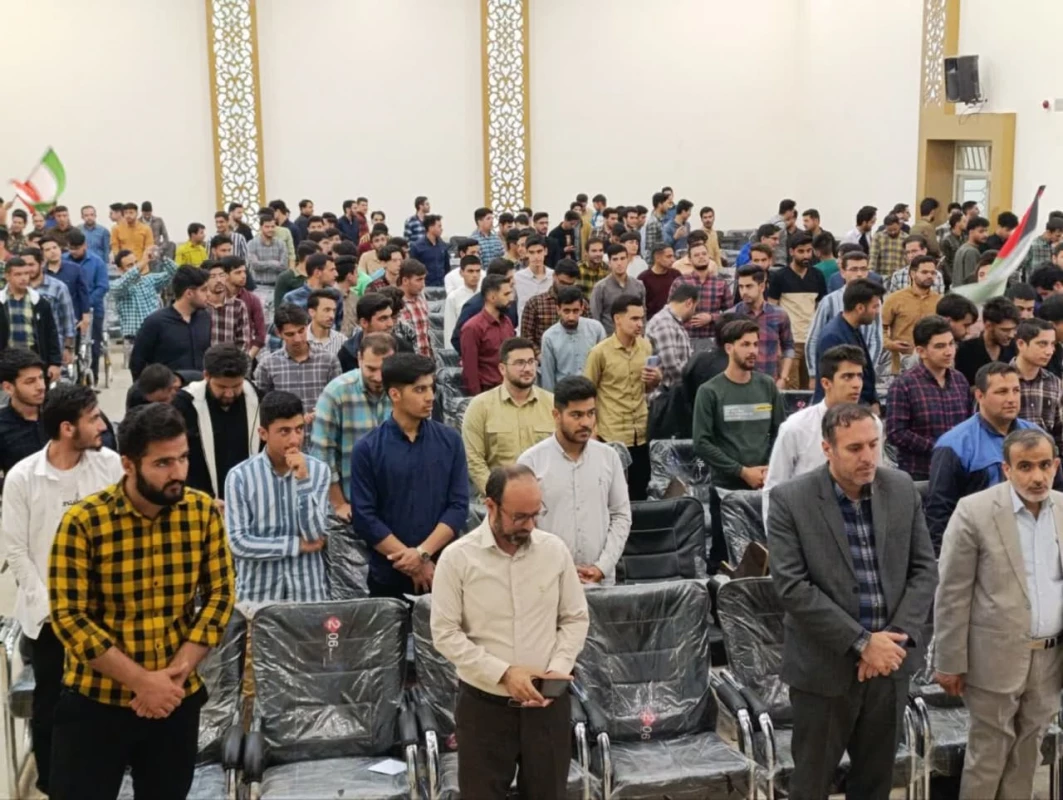 همراه و همگام با دانشجویان سراسر کشور انجام شد : 
تجمع دانشجویان واحد دانشور در محکومیت عملکرد شنیع آمریکا و برخورد با دانشجویان حامی فلسطین  6