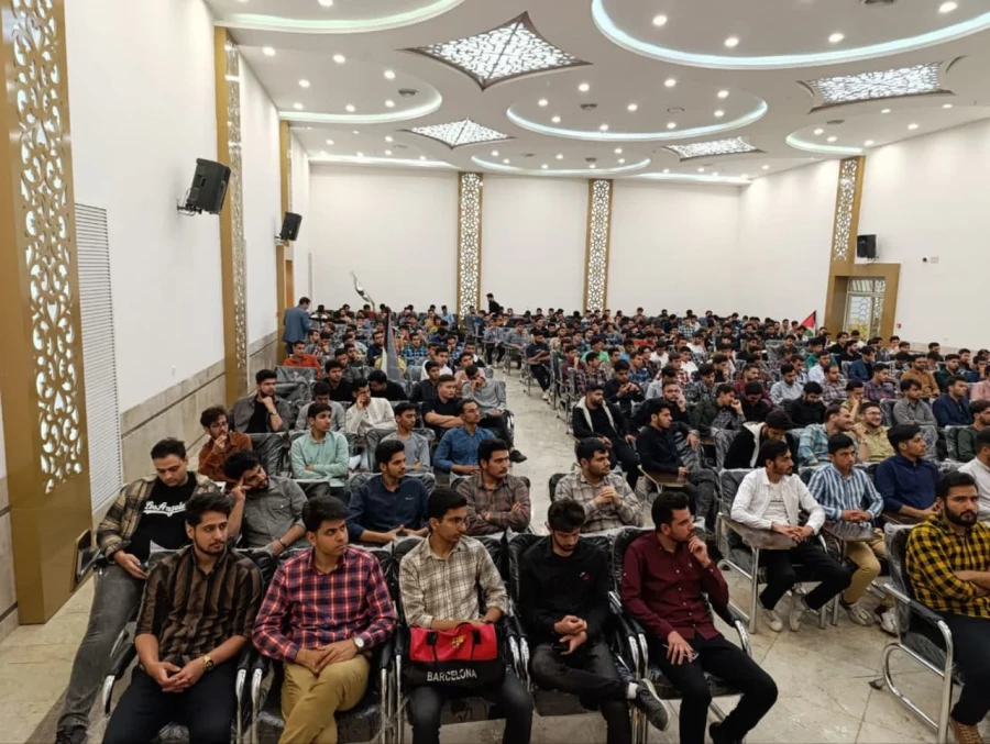 همراه و همگام با دانشجویان سراسر کشور انجام شد : 
تجمع دانشجویان واحد دانشور در محکومیت عملکرد شنیع آمریکا و برخورد با دانشجویان حامی فلسطین  9