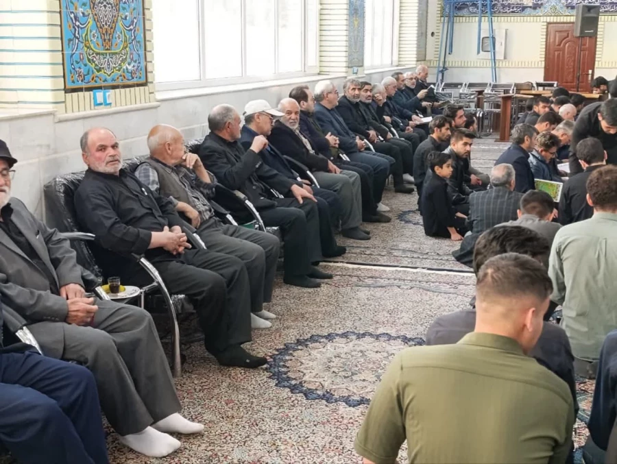 با حضور خانواده  دانشجو معلم فقید زنده یاد حجت فتاح زاده برگزار شد : 
حضور پرشور اساتید ، کارکنان و اساتید واحد دانشور در مراسم یادبود و ترحیم مرحوم فتاح زاده  5