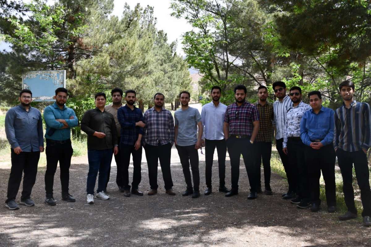 همزمان با دهه سرآمدی آموزش و با حضور پرشور دانشجویان و اساتید واحد دانشور برگزار شد : 
جشن بزرگ ((سپاس معلم))    7