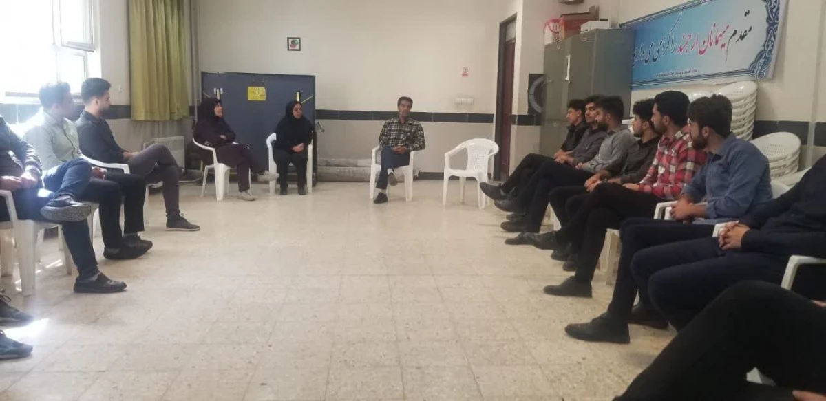 همزمان با دهه سرآمدی آموزش و در راستای بهبود درس آموزش و پرورش فراگیر انجام شد : 
بازدید از مدرسه با نیازهای ویژه  ( کاشفی ) شهرستان نیشابور  2