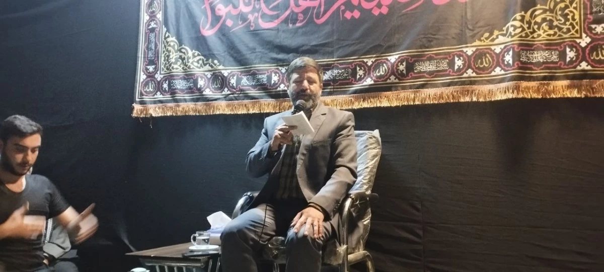 همزمان با ایام شهادت حضرت امام جعفر صادق ( علیه السلام ) برگزار شد : 
مراسم سخنرانی و عزاداری دانشجویان واحد دانشور نیشابور  2