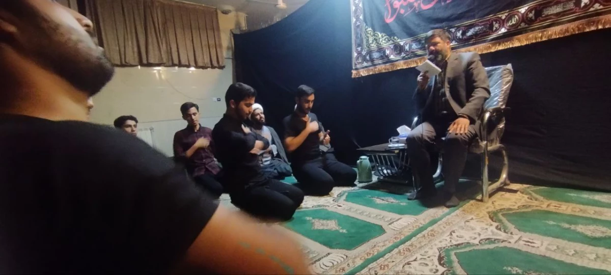 همزمان با ایام شهادت حضرت امام جعفر صادق ( علیه السلام ) برگزار شد : 
مراسم سخنرانی و عزاداری دانشجویان واحد دانشور نیشابور  3