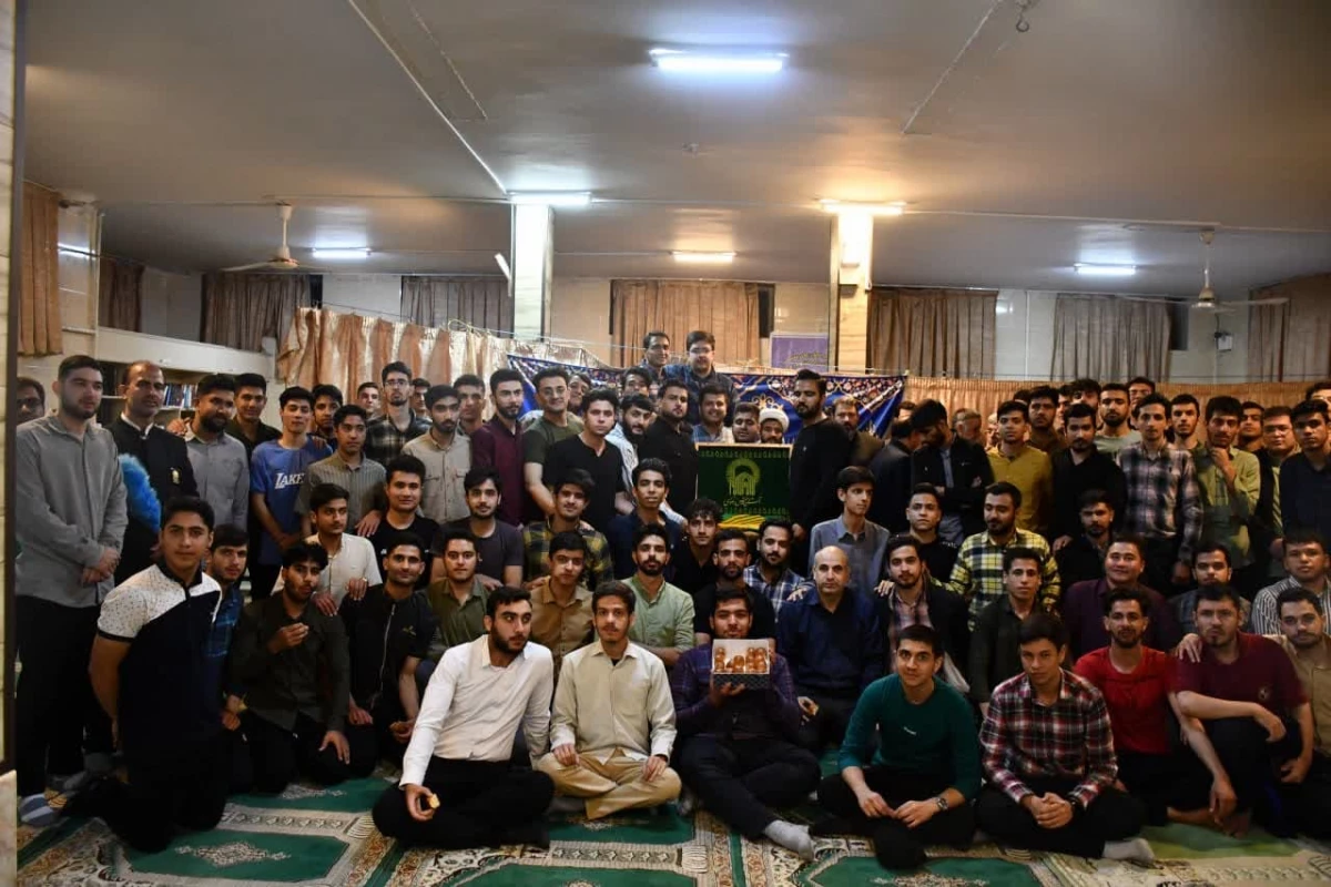 همزمان با دهه پر فیض کرامت و هفته سراهای دانشجویی برگزار شد : 
جشن میلاد حضرت معصومه و حضور خادمان امام رضا (ع)  4