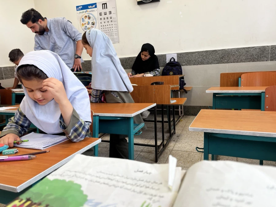 همزمان با دهه سرآمدی آموزش و در راستای درس آموزش کلاسهای چند پایه انجام شد : 
حضور دانشجویان  در مدارس چندپایه روستایی 
 3