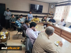 همزمان با روز بسیج اساتید و در آستانه انتخابات ریاست جمهوری برگزار شد : 
جلسه گفتگوی صریح  اساتید و دانشجویان در خصوص شاخص های یک رئیس جمهور 3